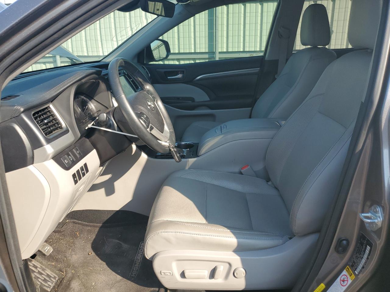 2017 Toyota Highlander Limited VIN: 5TDYZRFH4HS223371 Lot: 69426305