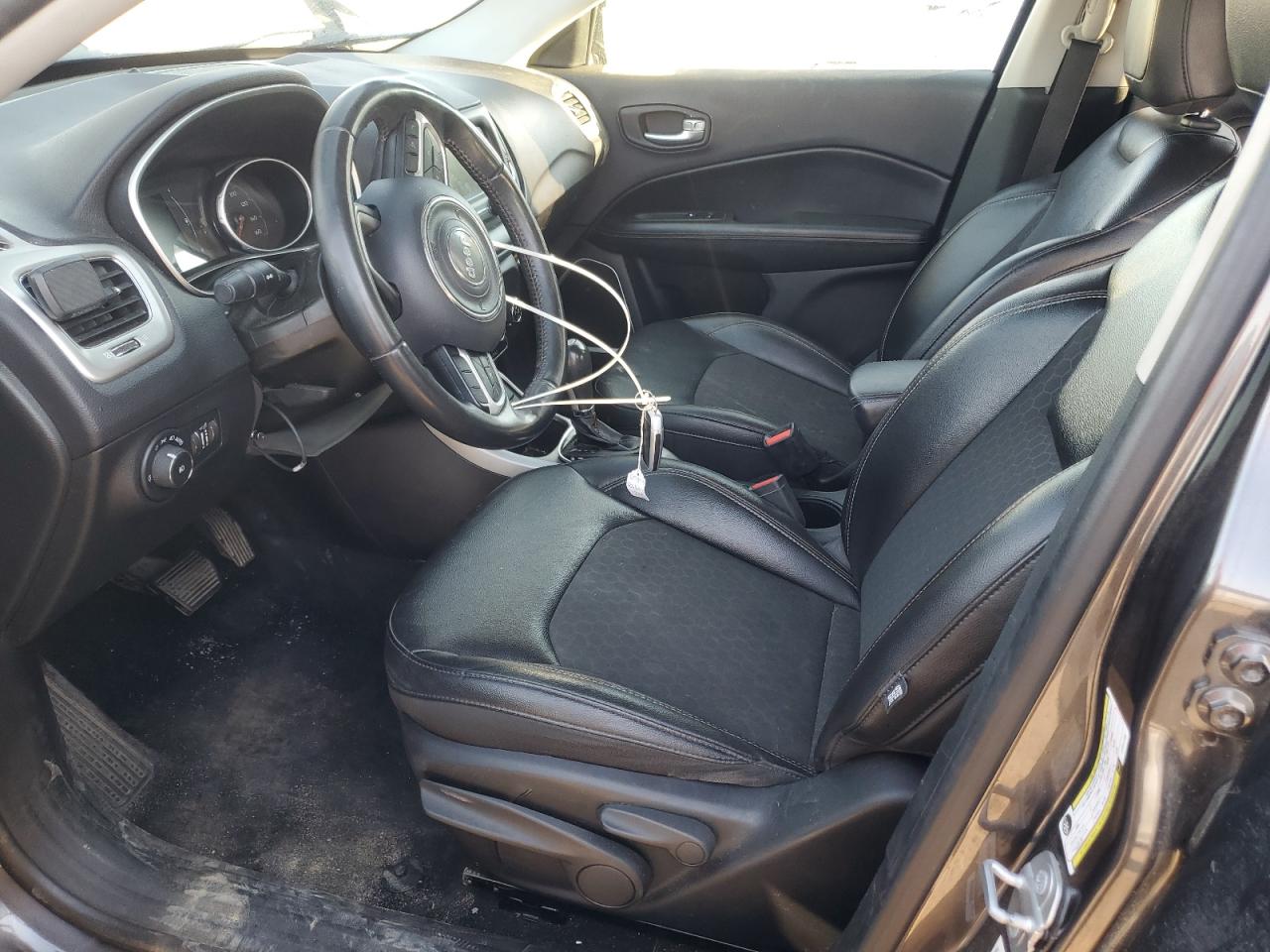 2018 Jeep Compass Latitude VIN: 3C4NJCBB9JT441195 Lot: 67799015