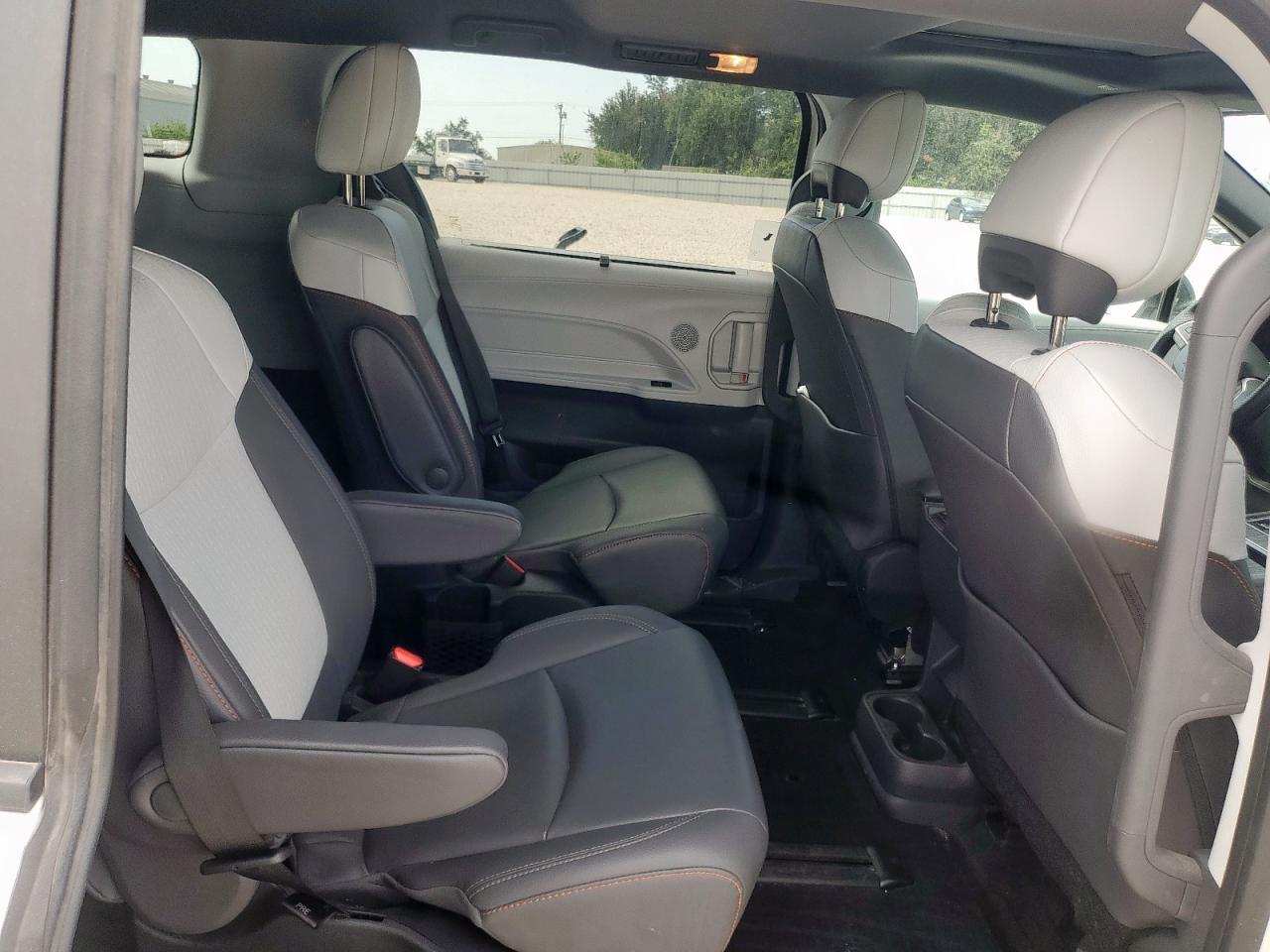 2022 Toyota Sienna Xse VIN: 5TDXSKFC8NS067892 Lot: 70937815