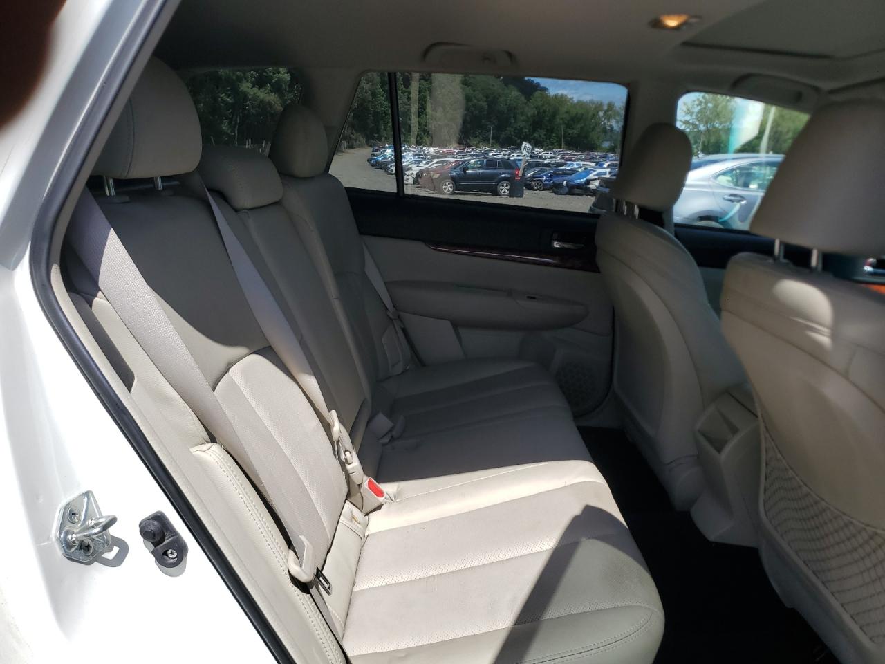 2011 Subaru Outback 3.6R Limited VIN: 4S4BRDLC6B2324424 Lot: 70409505