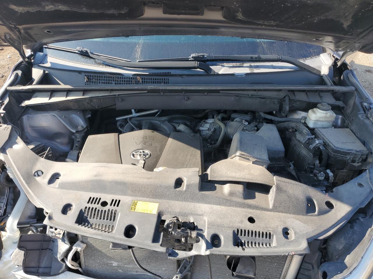 2018 Toyota Highlander Le VIN: 5TDBZRFH1JS905264 Lot: 70027035