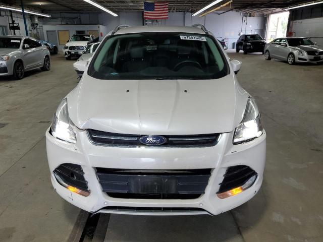  FORD ESCAPE 2016 Белы