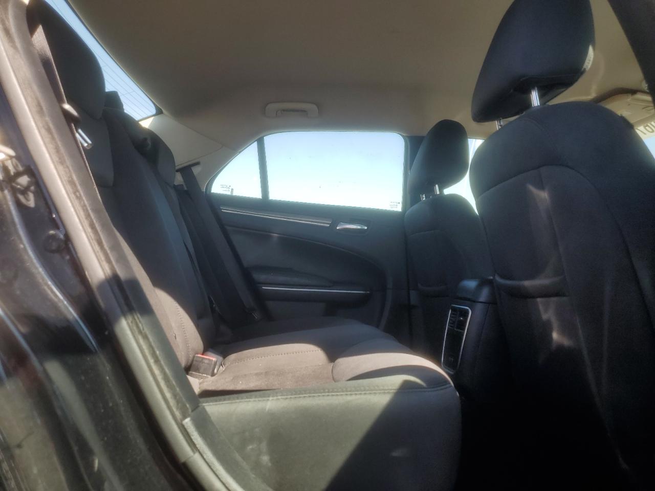 2020 Chrysler 300 Touring VIN: 2C3CCAAG2LH202929 Lot: 70671555