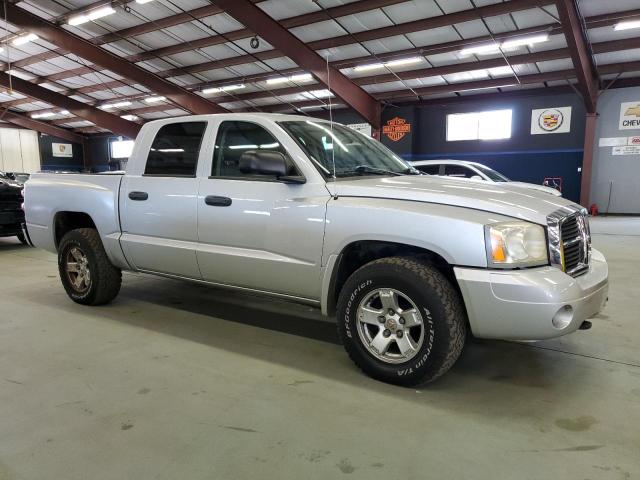 2006 DODGE DAKOTA QUAD SLT  