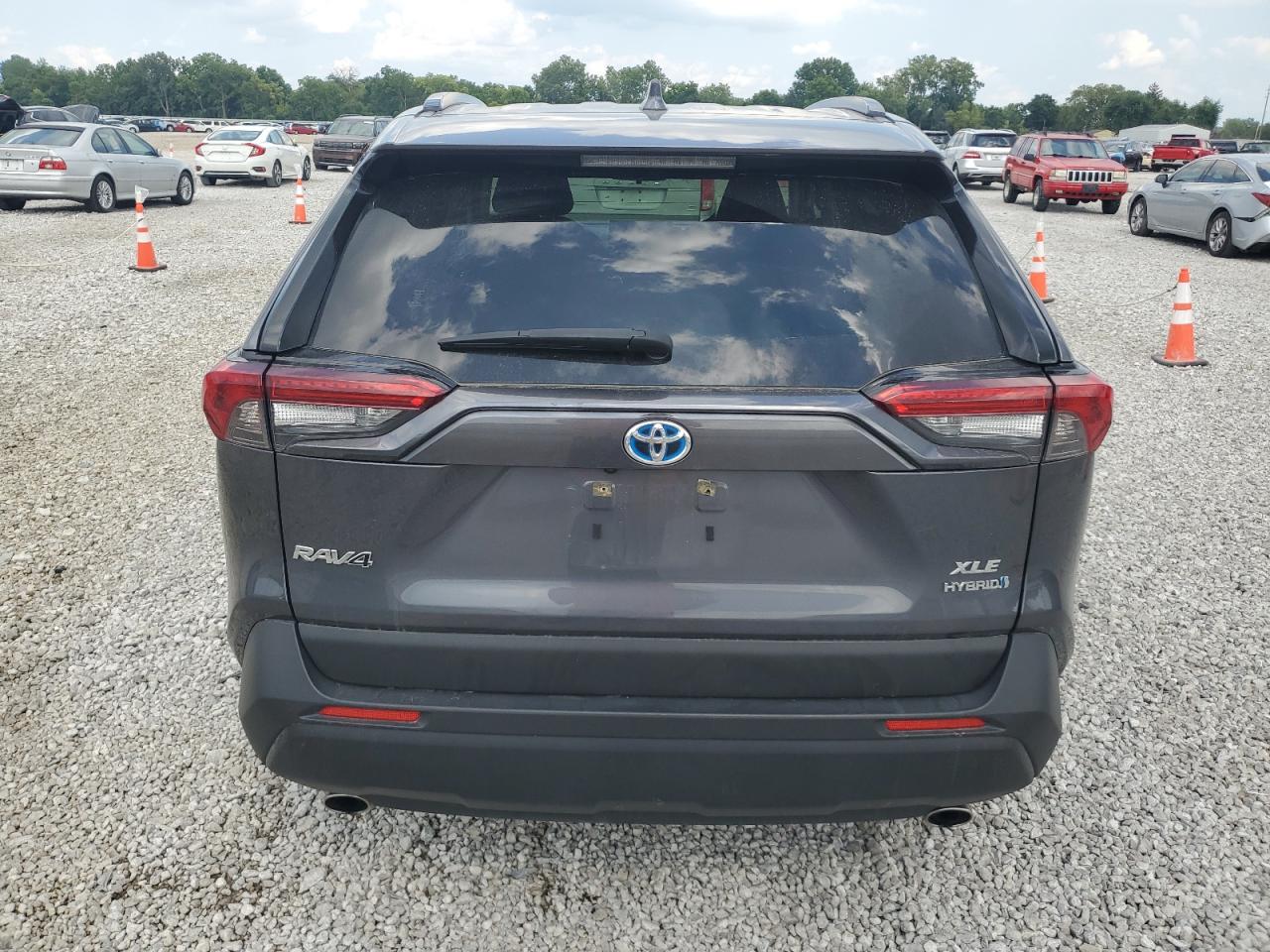 2021 Toyota Rav4 Xle VIN: JTMRWRFV9MD114722 Lot: 69196305