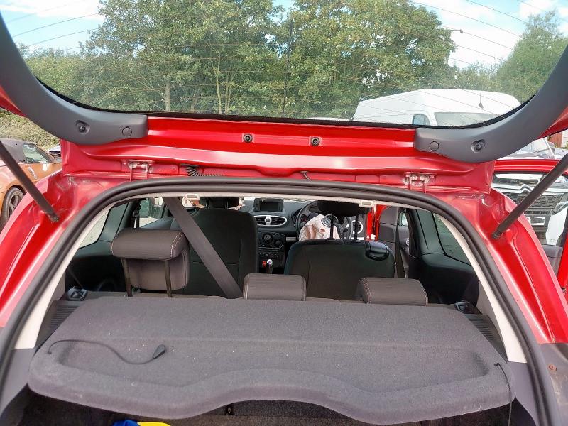 2011 RENAULT CLIO DYNAMIQUE TOMTOM