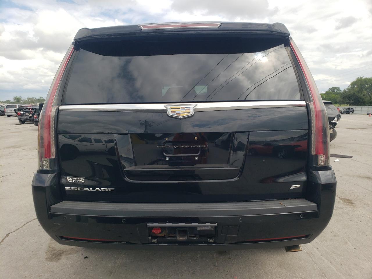 2015 Cadillac Escalade Platinum VIN: 1GYS4PKJ8FR723119 Lot: 68554855
