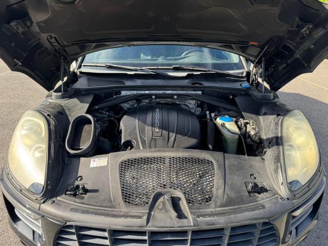 2017 PORSCHE MACAN   