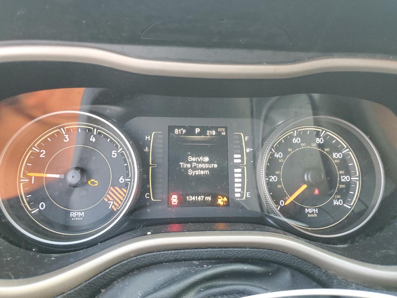 2015 Jeep Cherokee Latitude VIN: 1C4PJMCB5FW614807 Lot: 70400555