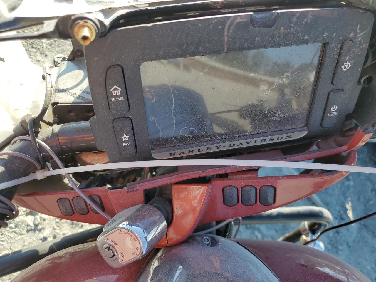 2014 Harley-Davidson Flhx Shrine Street Glide VIN: 1HD1KPM15EB639673 Lot: 70816075