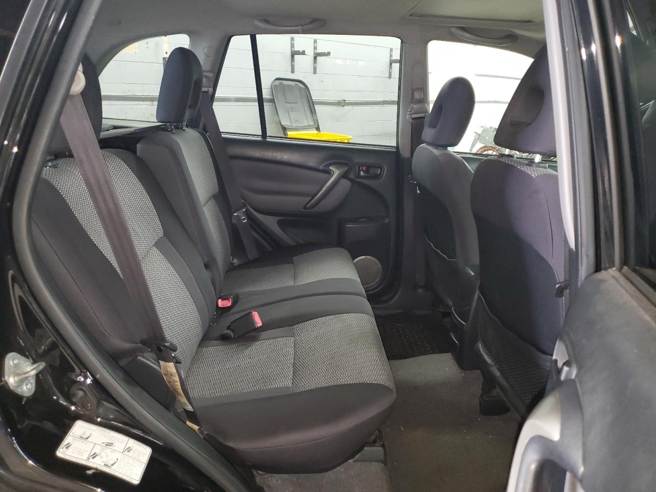 2004 Toyota Rav4 VIN: JTEHD20V846008747 Lot: 70384505