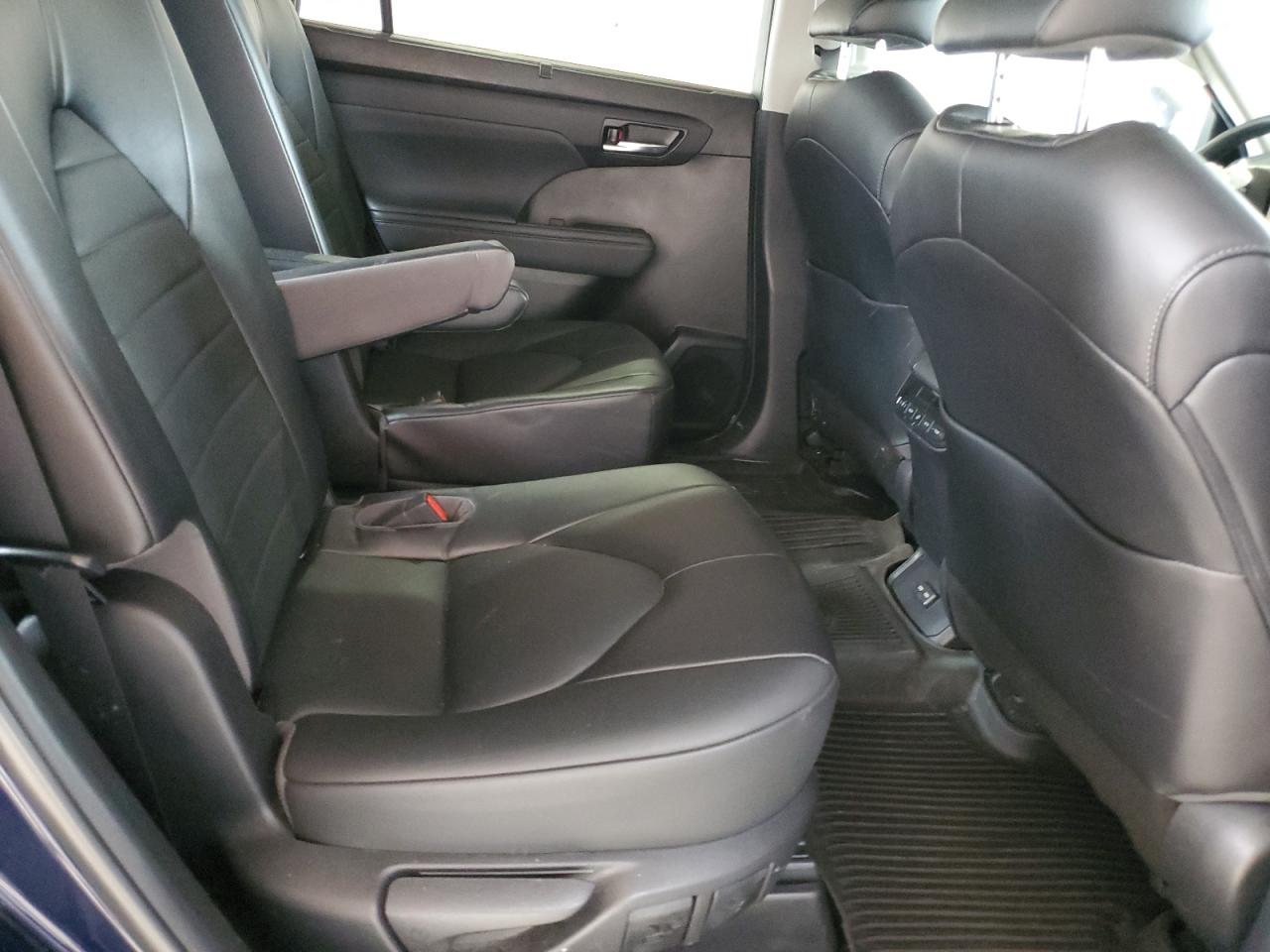 2022 Toyota Highlander Xle VIN: 5TDGZRBH9NS222326 Lot: 69520445