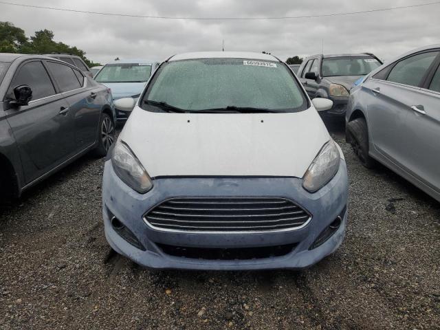  FORD FIESTA 2016 Белы