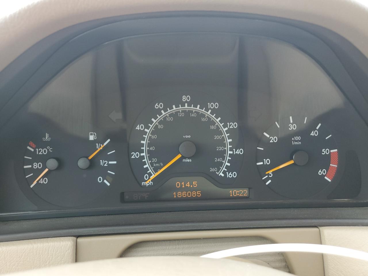 1999 Mercedes-Benz E 300Td VIN: WDBJF25H1XA921854 Lot: 69360305