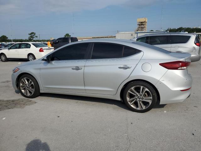 Sedans HYUNDAI ELANTRA 2017 Srebrny