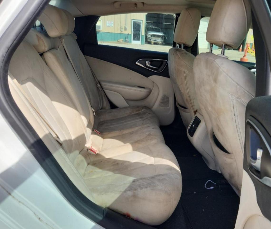 2015 Chrysler 200 Limited VIN: 1C3CCCAB5FN661495 Lot: 70582825