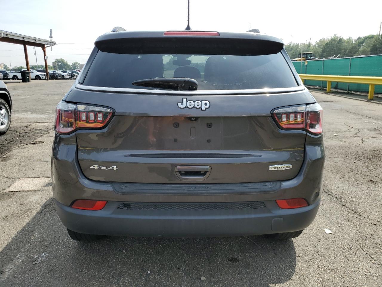 2018 Jeep Compass Latitude VIN: 3C4NJDBB2JT458393 Lot: 70412555