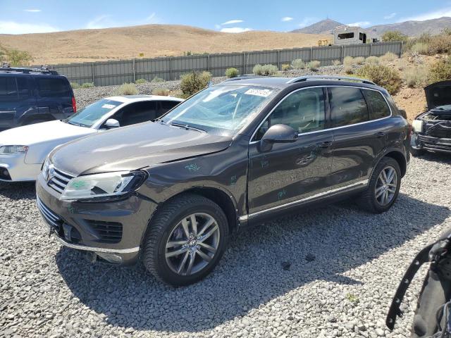 Паркетники VOLKSWAGEN TOUAREG 2016 Коричневый