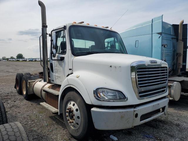 2011 Freightliner Business Class M2 Semi Truck
