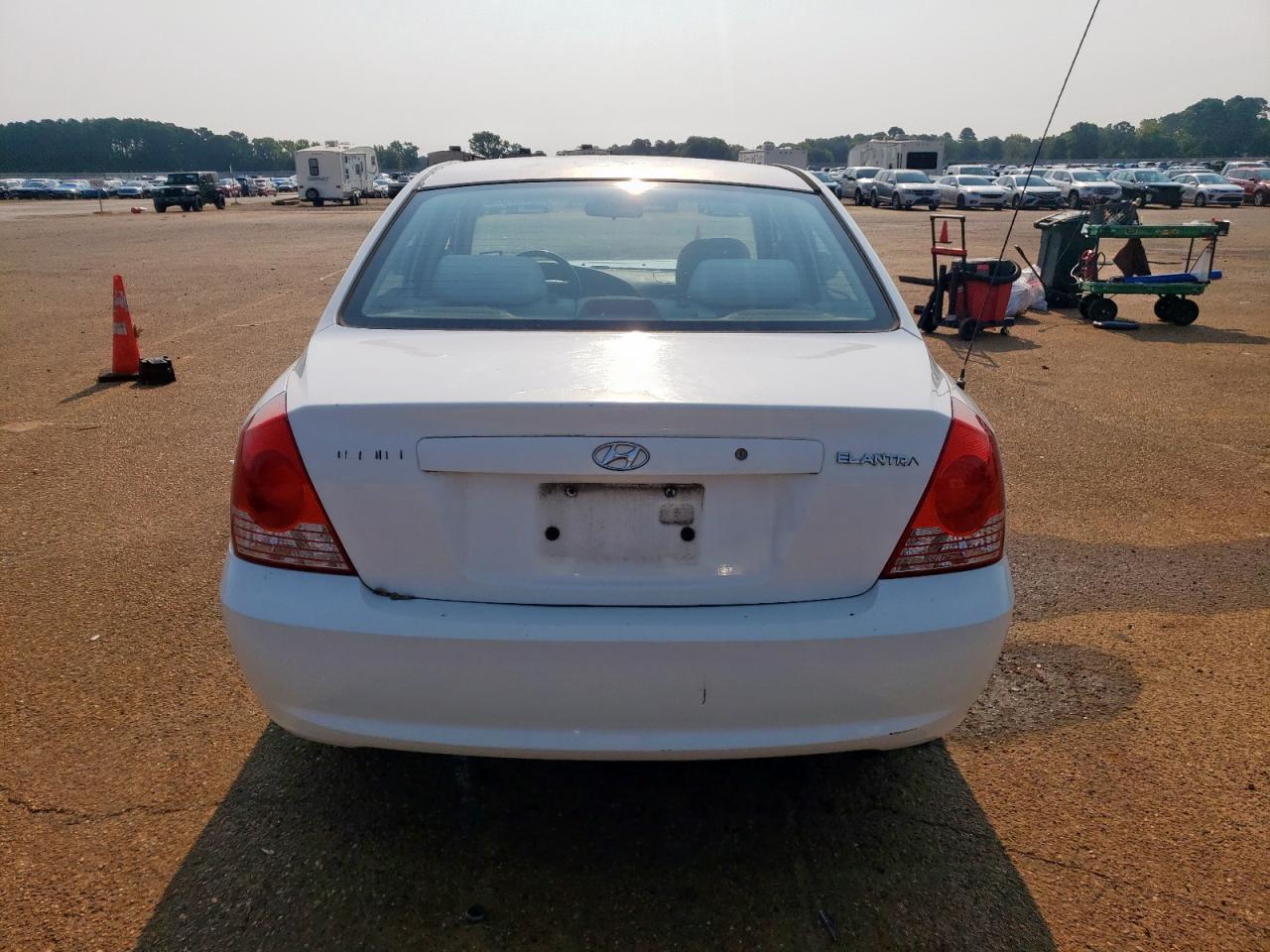 2004 Hyundai Elantra Gls VIN: KMHDN46D24U728241 Lot: 68002955