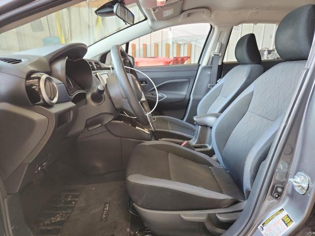  NISSAN VERSA 2025 Серебристый