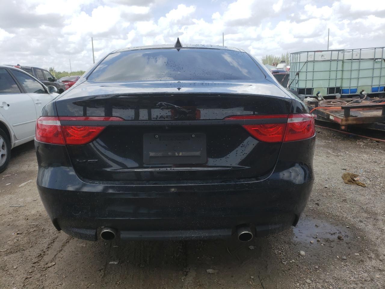 2018 Jaguar Xf Premium VIN: SAJBD4FX4JCY56590 Lot: 70760105