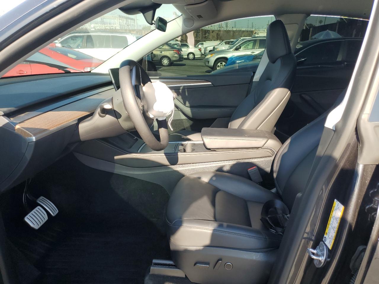 2025 Tesla Model Y VIN: 7SAYGDEF4SF310131 Lot: 68002275