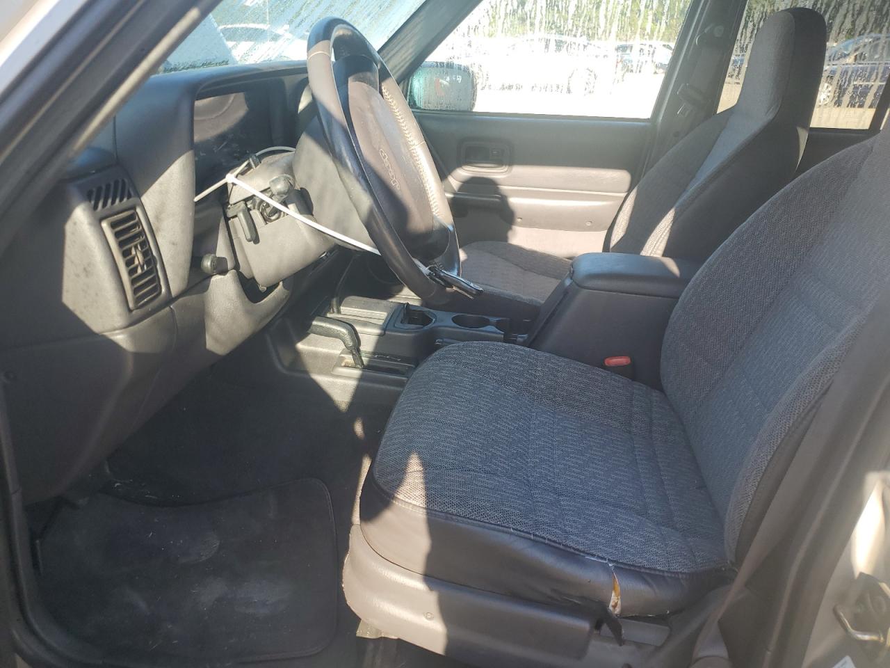 2000 Jeep Cherokee Sport VIN: 1J4FF48S6YL237778 Lot: 68561495