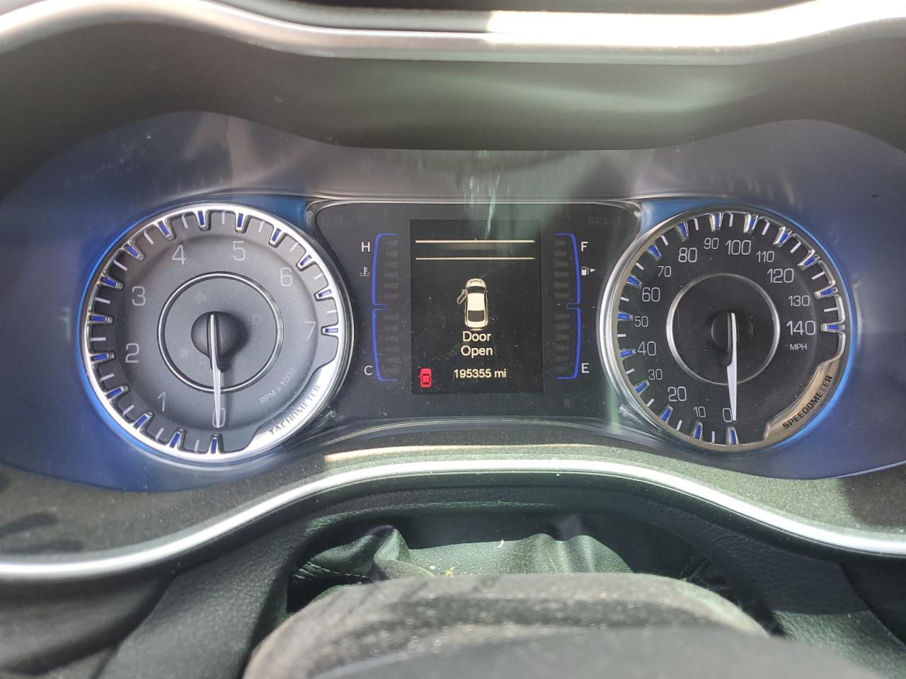 2016 Chrysler 200 Limited VIN: 1C3CCCAB9GN113565 Lot: 70765715