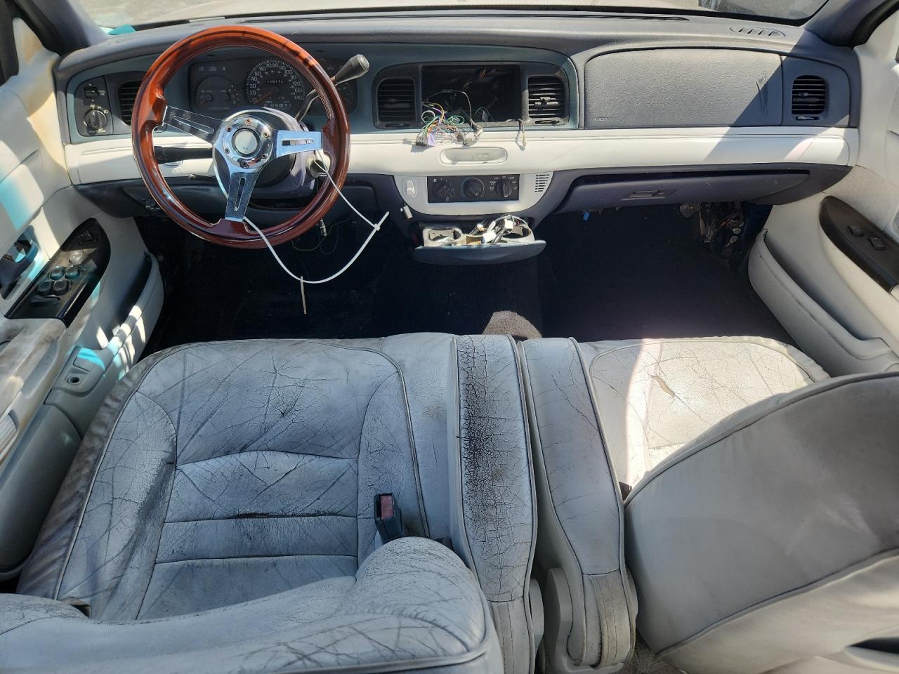 2001 Ford Crown Victoria Police Interceptor VIN: 2FAFP71W81X192052 Lot: 68682405