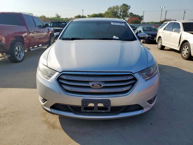 Sedans FORD TAURUS 2015 Srebrny