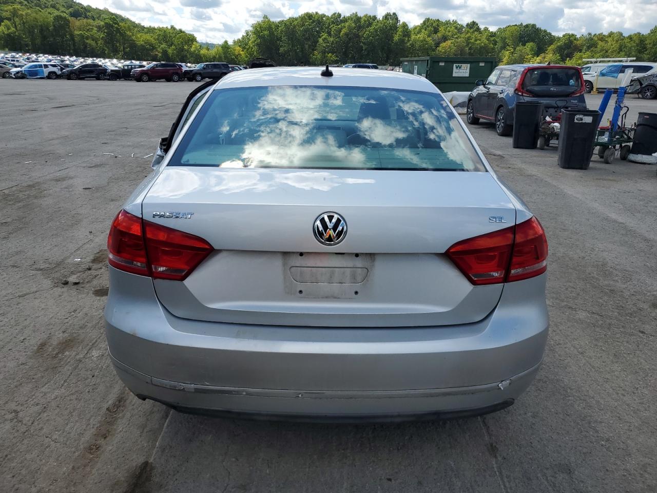 2013 Volkswagen Passat Sel VIN: 1VWCP7A36DC027229 Lot: 70192725