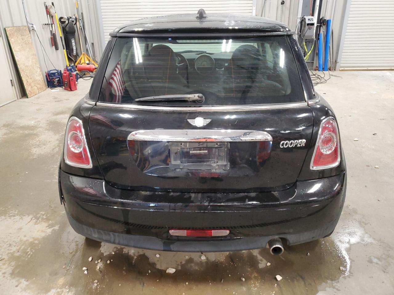 2011 Mini Cooper VIN: WMWSU3C52BT184457 Lot: 69720685