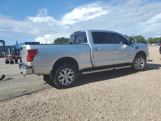  NISSAN TITAN 2017 Серебристый