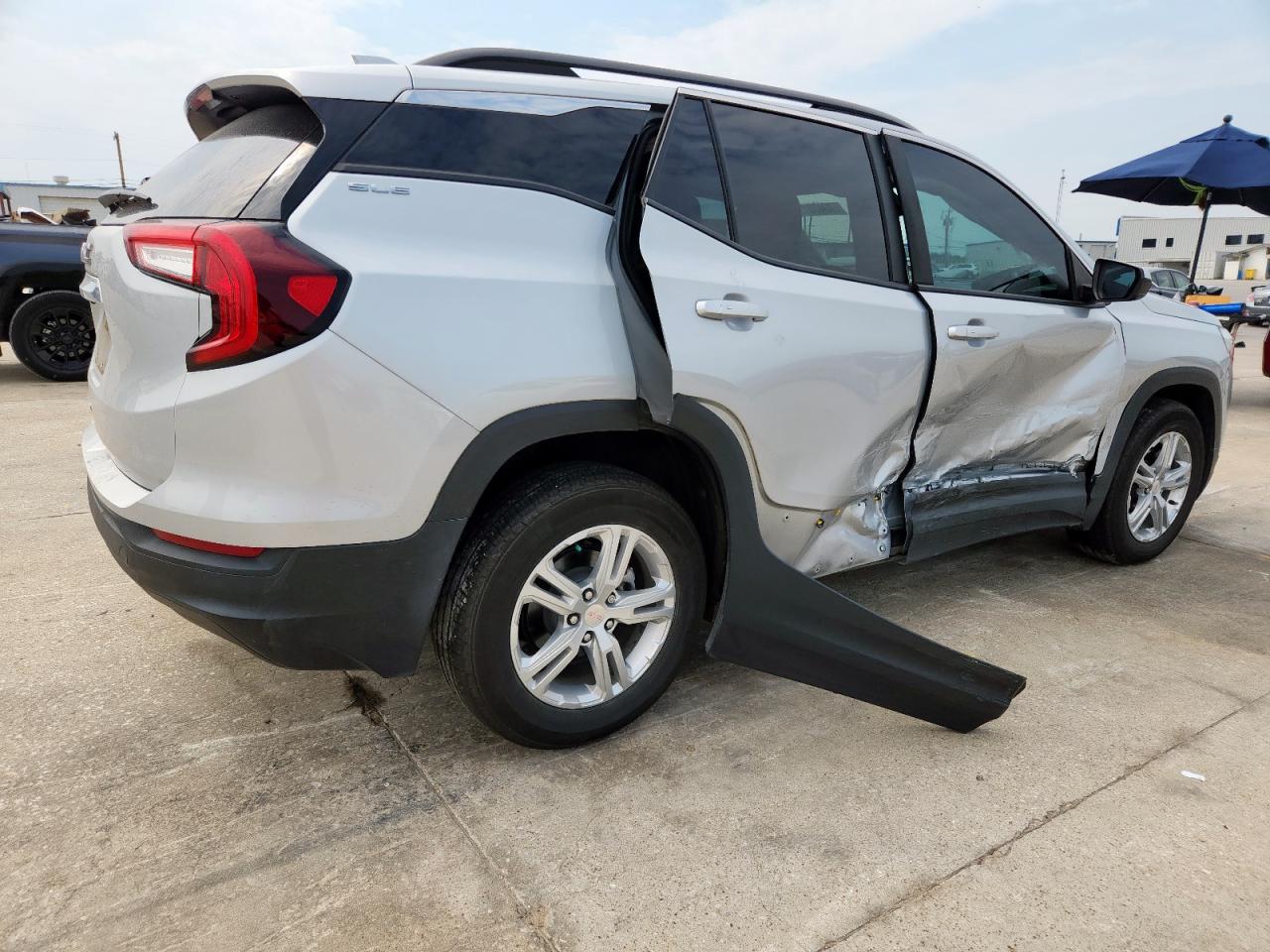 2022 GMC Terrain Sle silver null gas 3GKALMEV9NL121650 photo #4