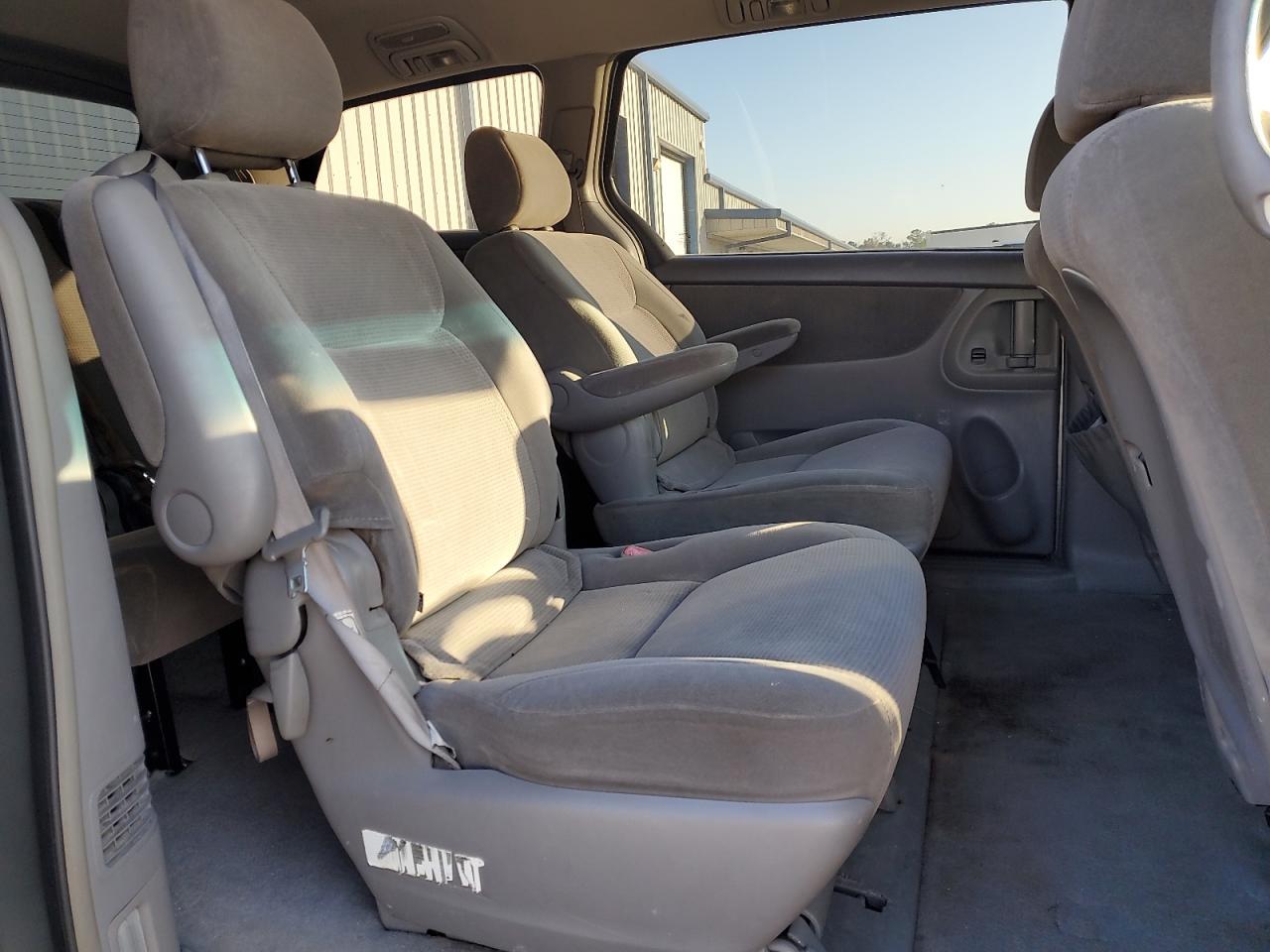 2004 Toyota Sienna Ce VIN: 5TDZA23C34S088681 Lot: 69765975