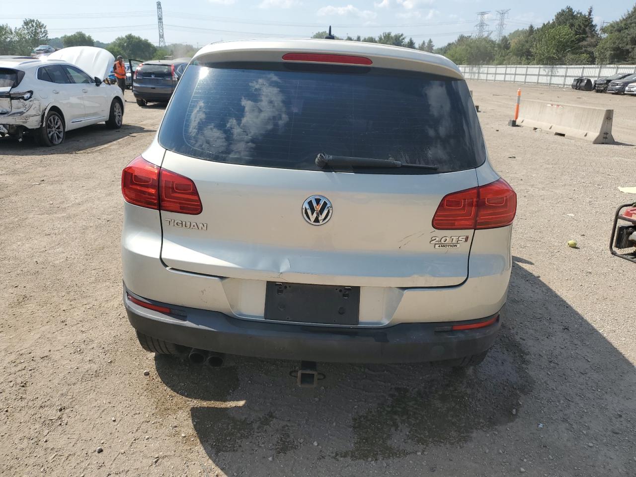 2014 Volkswagen Tiguan S VIN: WVGBV3AX4EW614704 Lot: 68713655
