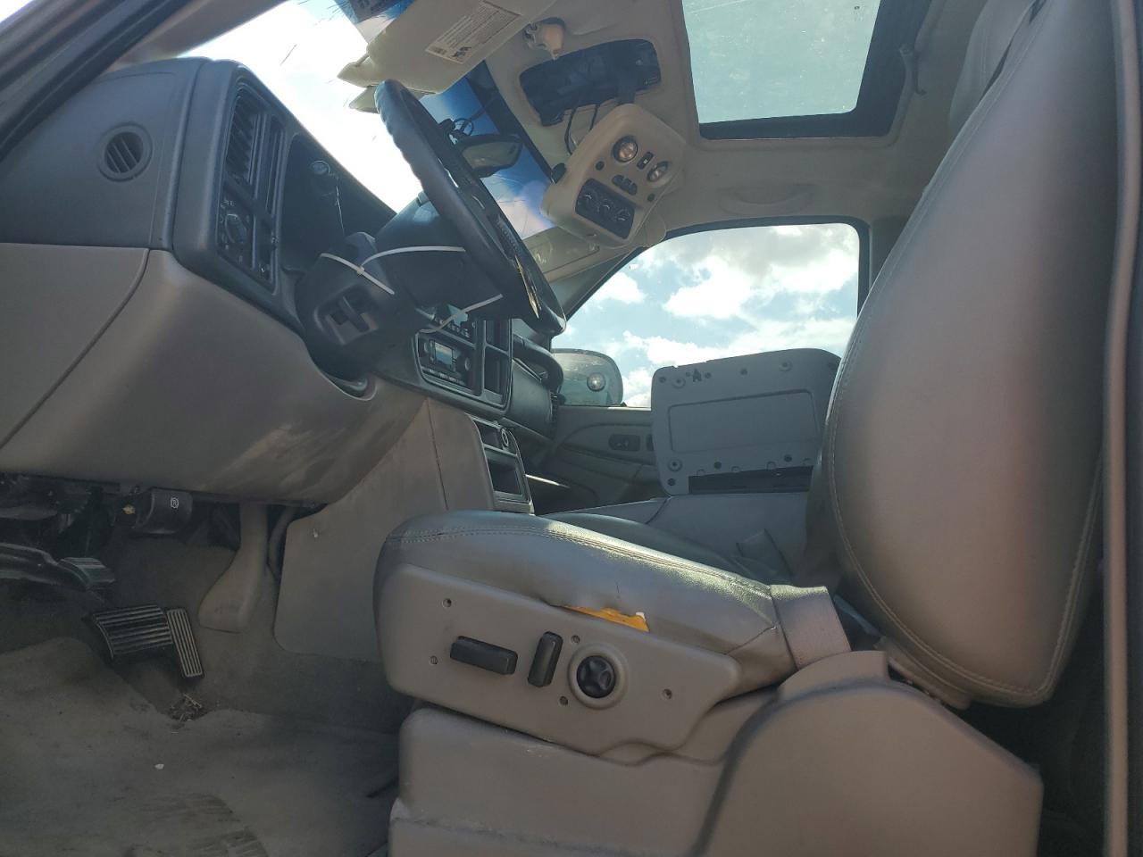 2004 Chevrolet Tahoe C1500 VIN: 1GNEC13Z14R169398 Lot: 68114635