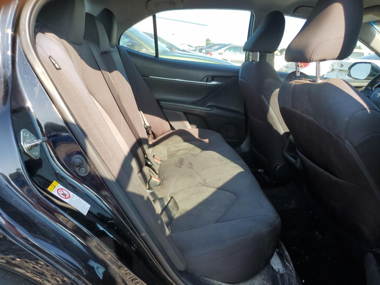 2018 Toyota Camry L VIN: 4T1B11HK4JU092642 Lot: 68512845