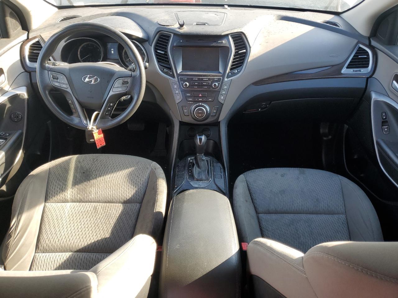 2017 Hyundai Santa Fe Se VIN: KM8SM4HF6HU224726 Lot: 70164335