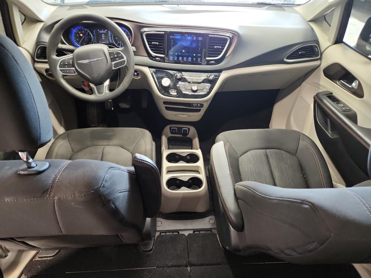 2017 Chrysler Pacifica Touring VIN: 2C4RC1DG8HR502736 Lot: 70742535