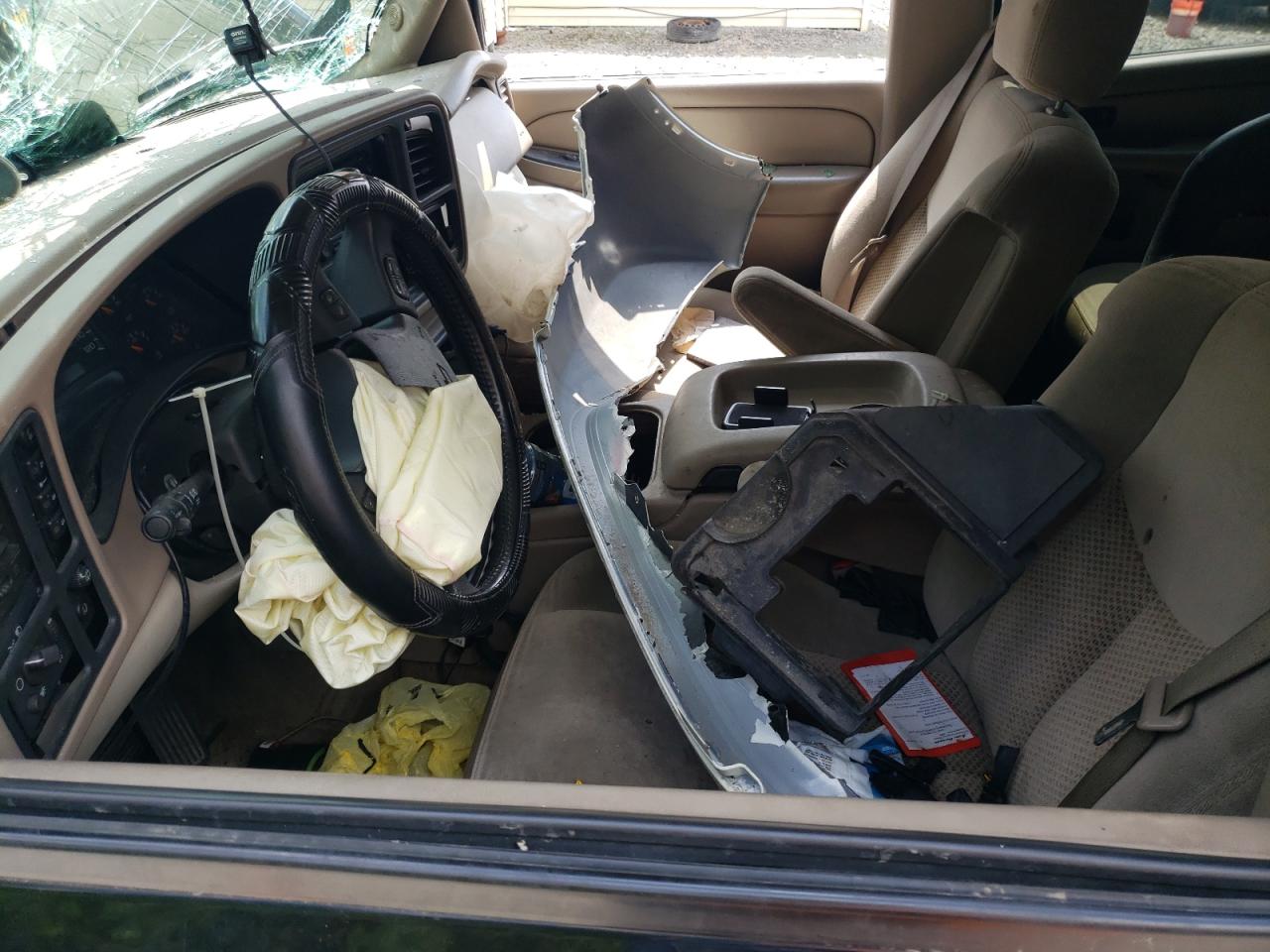 2005 Chevrolet Tahoe C1500 VIN: 1GNEC13T85R126478 Lot: 68149765