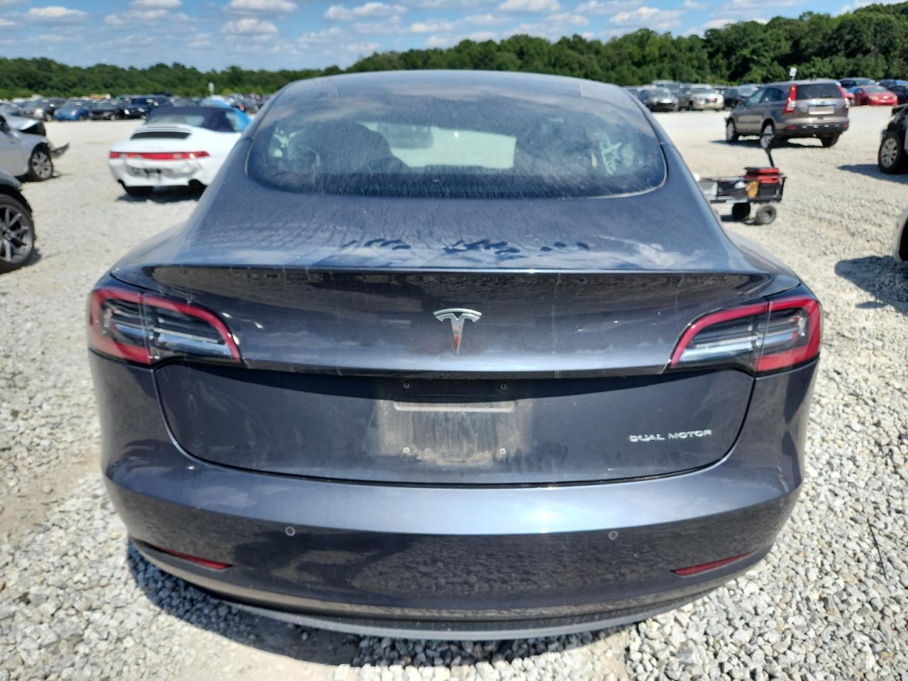 2018 Tesla Model 3 VIN: 5YJ3E1EB2JF185315 Lot: 70336185