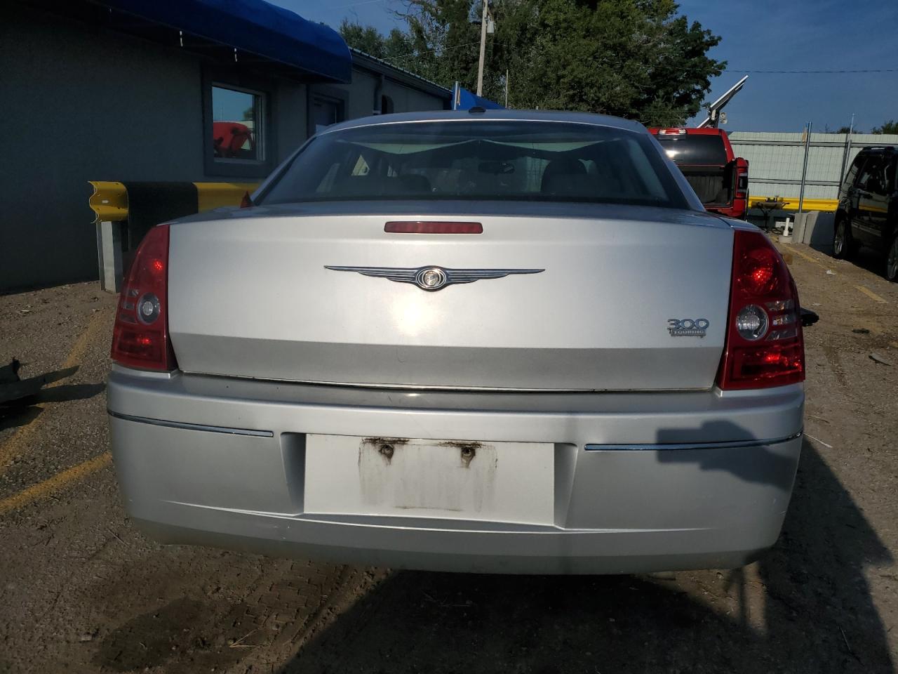 2010 Chrysler 300 Touring VIN: 2C3CA5CV0AH307054 Lot: 70200555