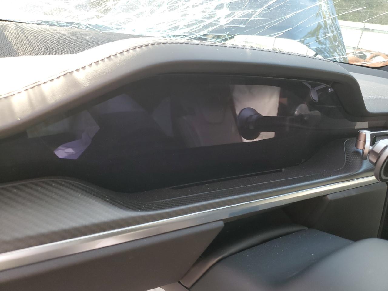 2024 Tesla Model X VIN: 7SAXCBE60RF438677 Lot: 70468075