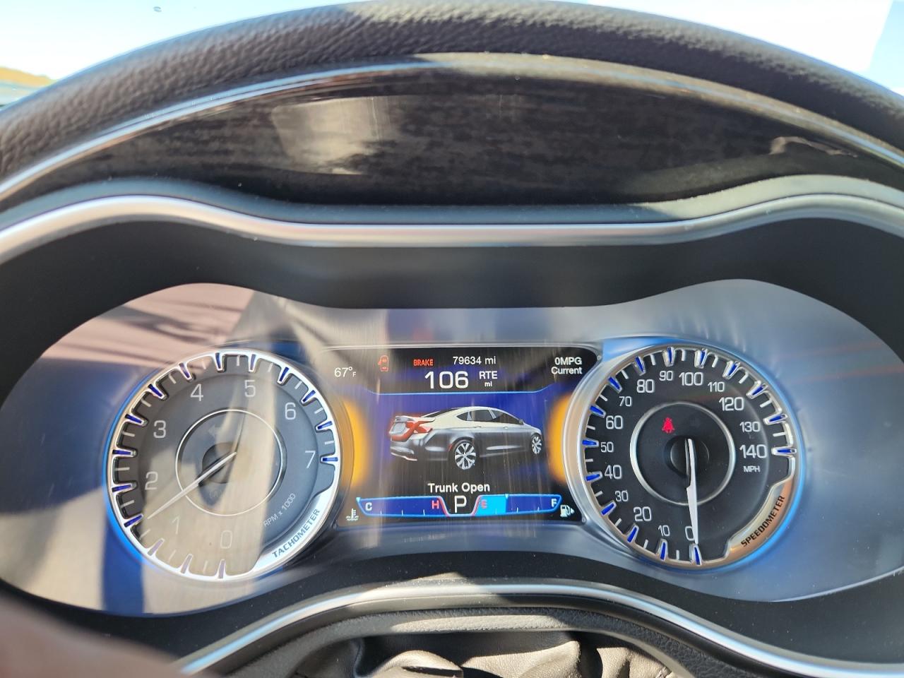 2015 Chrysler 200 C VIN: 1C3CCCCG0FN525865 Lot: 68881645