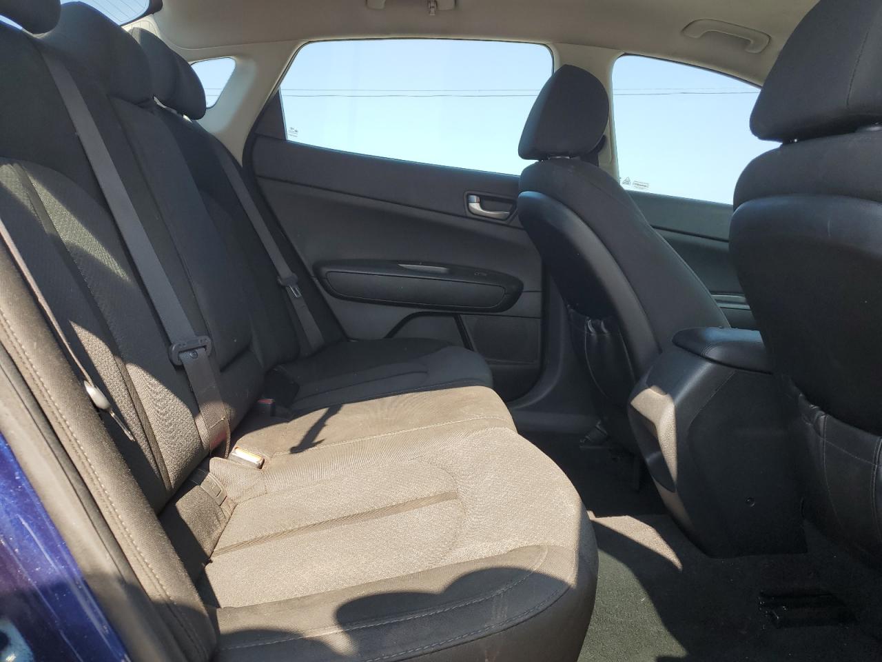 2017 Kia Optima Lx VIN: 5XXGT4L30HG140241 Lot: 70012915