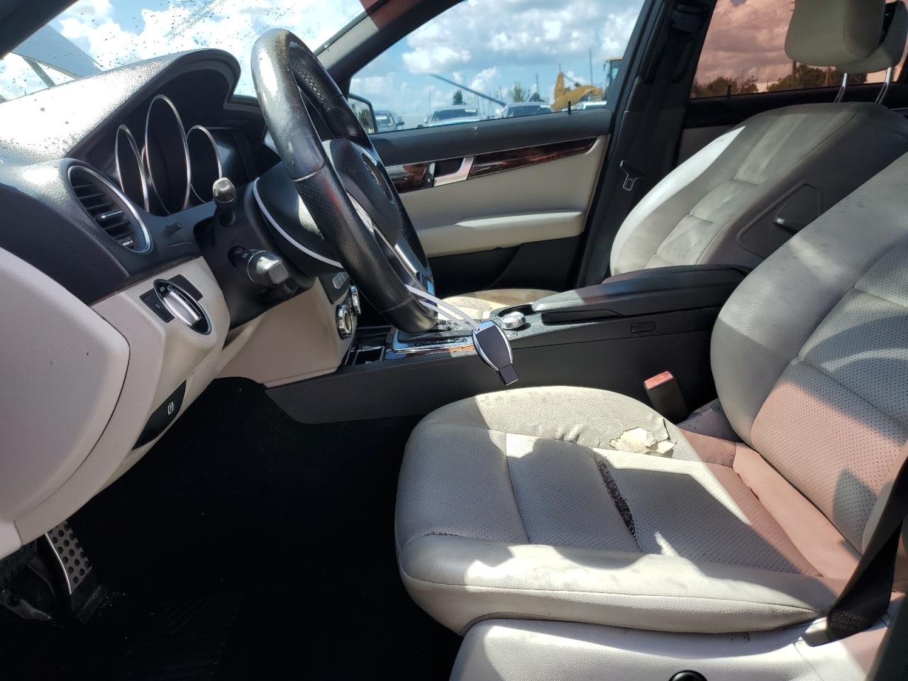 2012 Mercedes-Benz C 250 VIN: WDDGF4HB0CR218357 Lot: 69183135