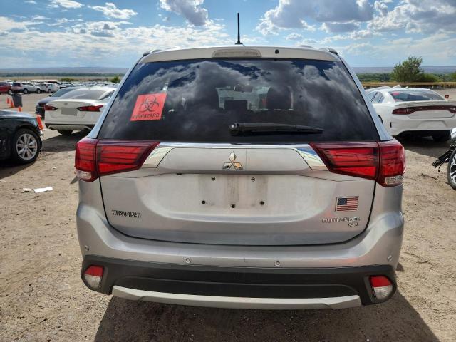  MITSUBISHI OUTLANDER 2016 Серебристый