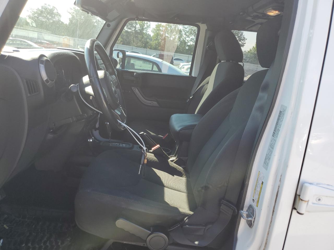 2015 Jeep Wrangler Unlimited Sport VIN: 1C4BJWDG6FL652547 Lot: 69059245